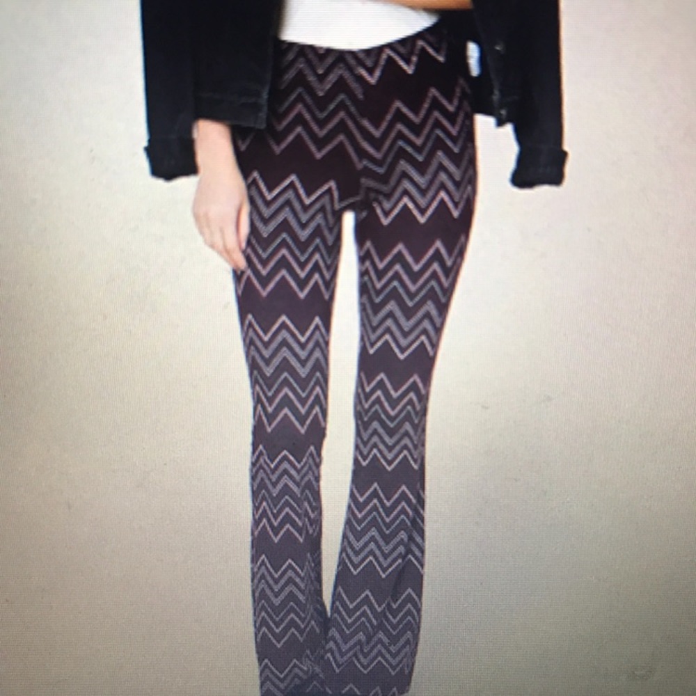 NWOT Forever 21 ZigZag Print Pants